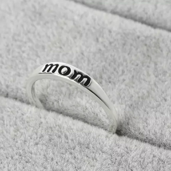 Silver tone Mom Ring - Picture 2 of 5